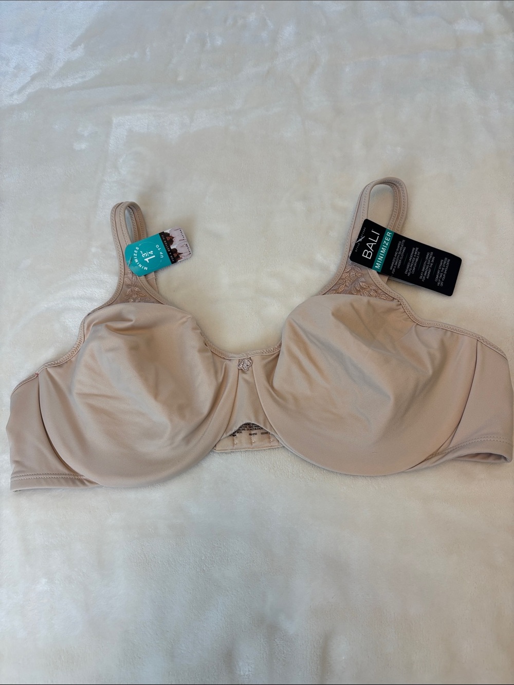 NWT BALI Beige Minimizer Smooth Underwire Bra- Size 42C